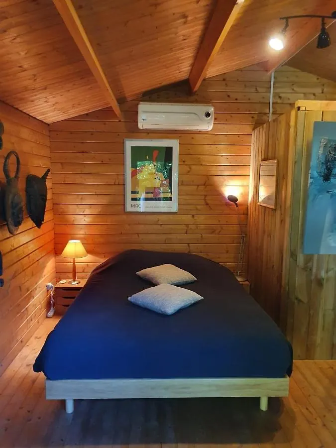 ** Maison d'hôtes La Cabane du Pesquier en Provence Caumont-sur-Durance France